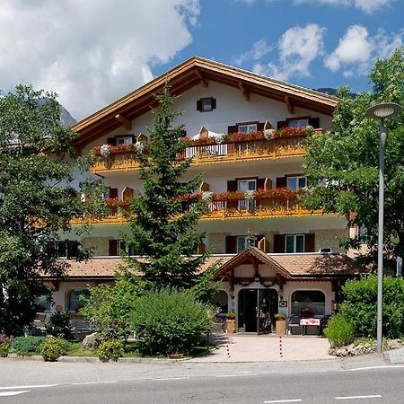 Hotel Cristallo Vigo di Fassa Eksteriør billede